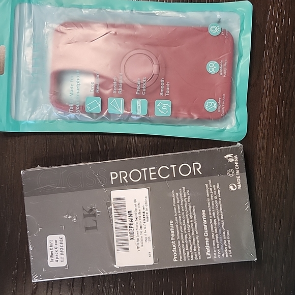 Iphone 12 Pro bundle, case and glass protector - Picture 3 of 3